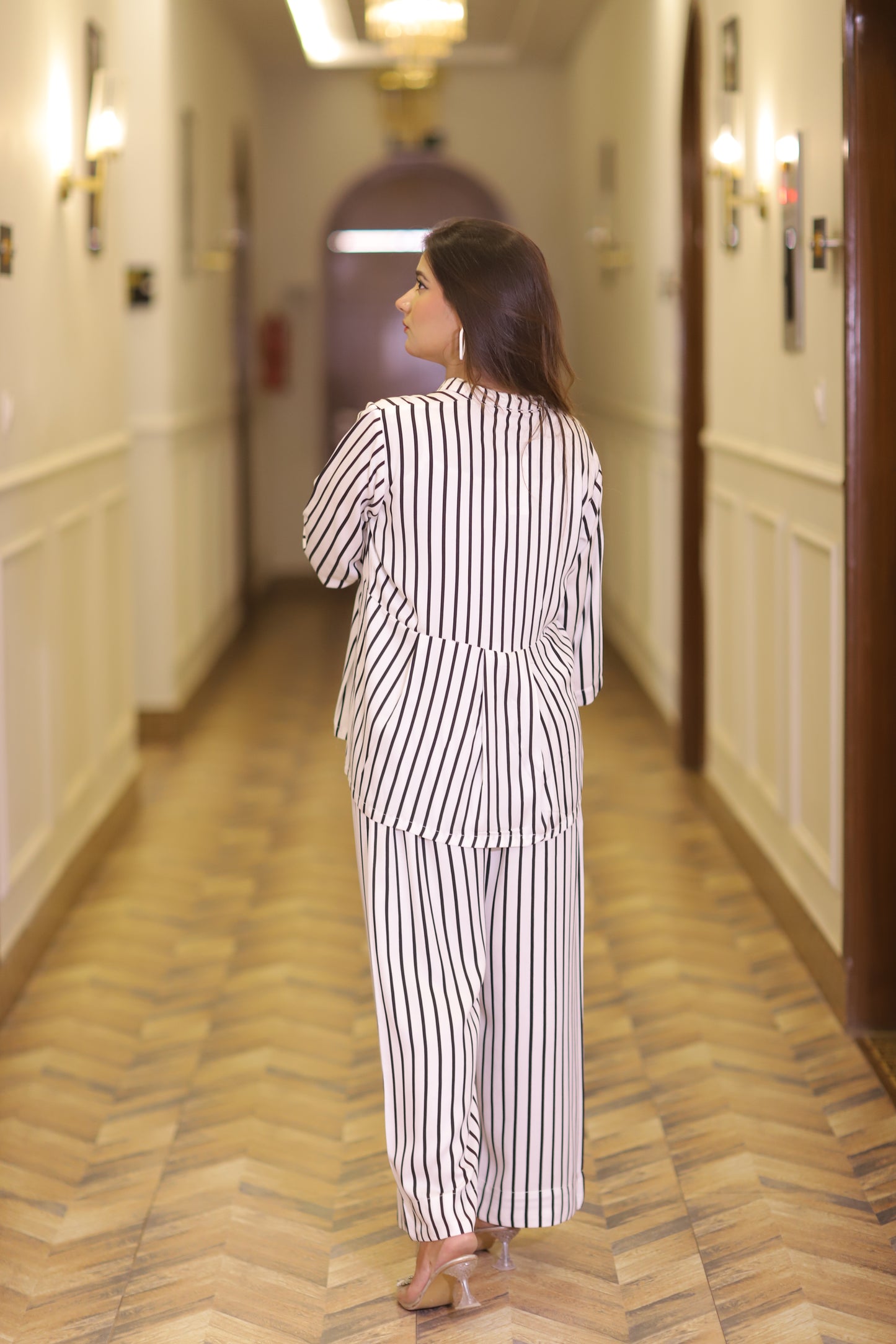 WHITE BLACK STRIPS
